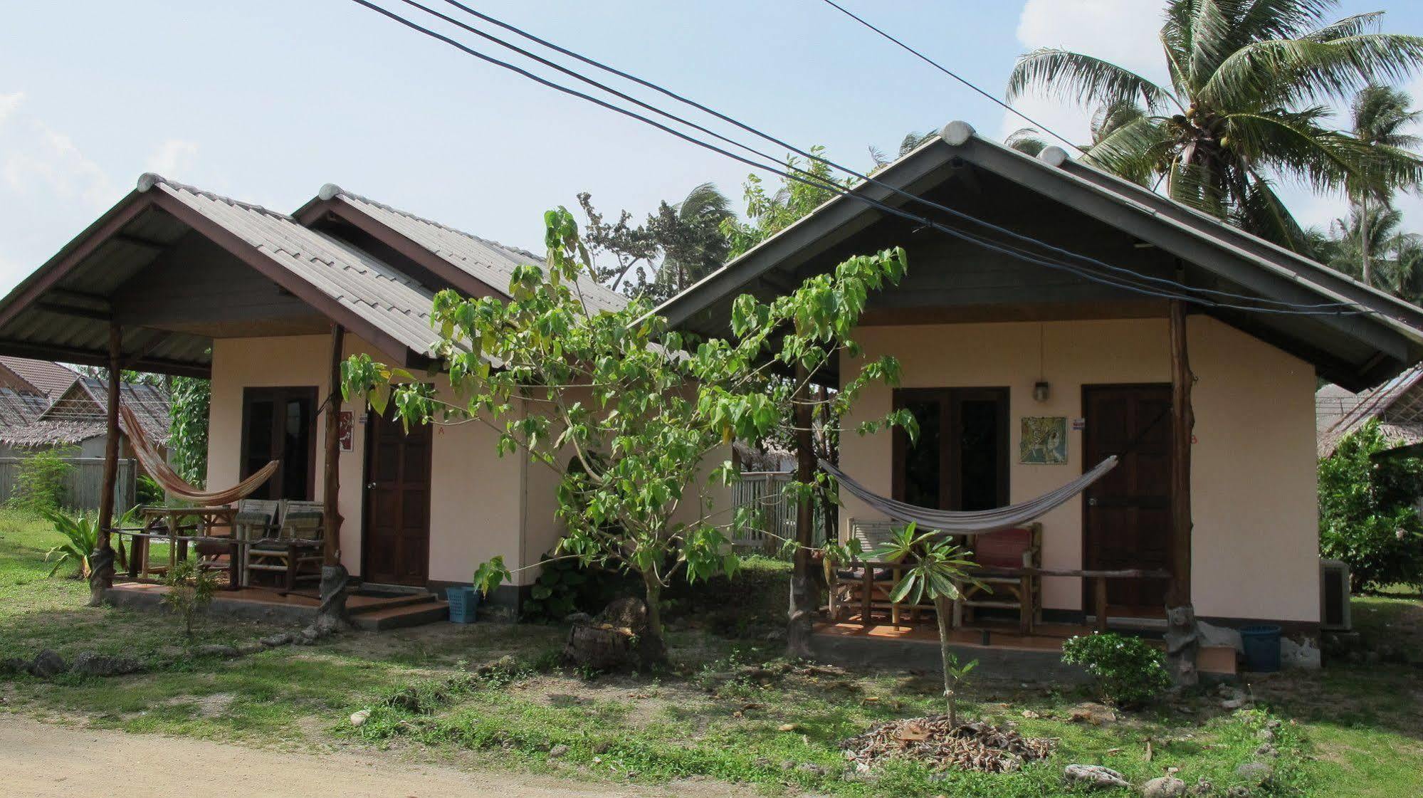 Isara Lanta Beach Resort Ko Lanta Eksteriør billede